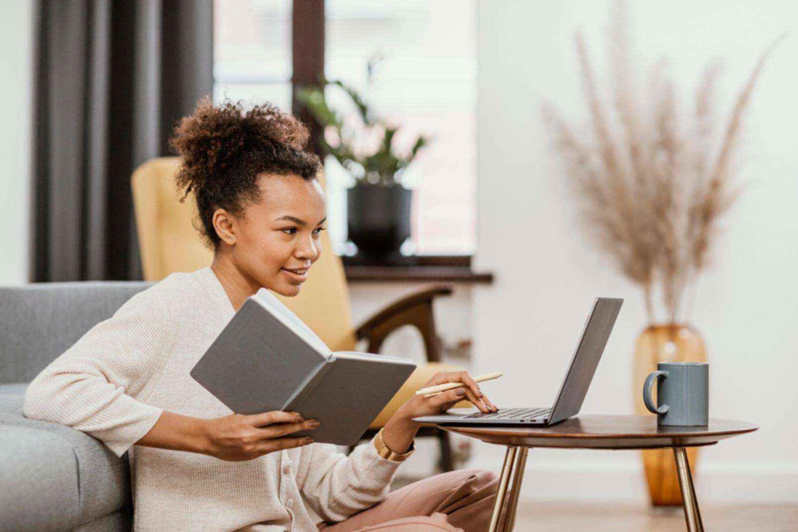 Spazio personale per la meditazione a casa
